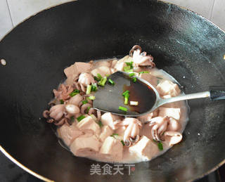 八爪鱼焖豆腐的做法步骤:8