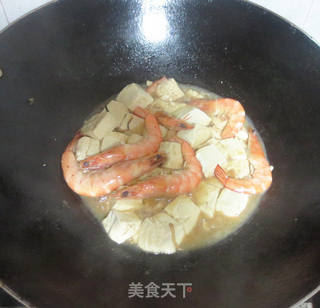 大虾焖豆腐的做法步骤:10