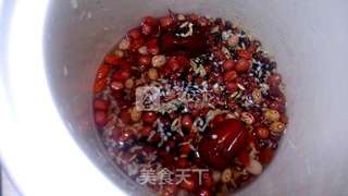 每天一碗养生粥——枸杞红豆花生燕麦红枣粥的做法步骤:3