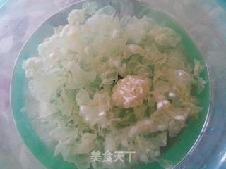 百变甜品【秋季篇】鹌鹑蛋桂圆银耳羹的做法步骤:4