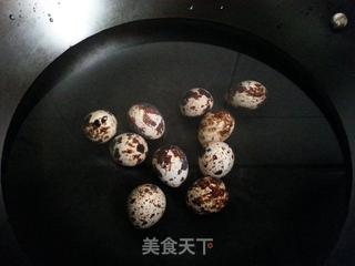 百变甜品【秋季篇】鹌鹑蛋桂圆银耳羹的做法步骤:2