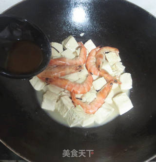 大虾焖豆腐的做法步骤:9