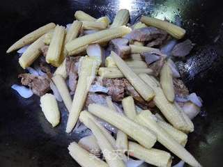 玉米笋烩肉的做法步骤:9