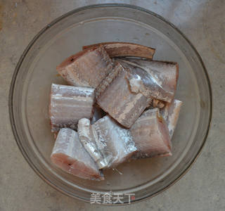 红烧带鱼的做法步骤:3