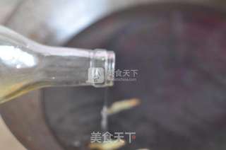 葱爆花甲螺的做法步骤:4