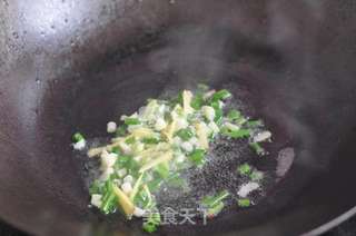 葱爆花甲螺的做法步骤:8