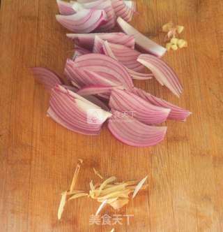 洋葱烧带鱼的做法步骤:6