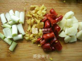 宫爆鸡丁的做法步骤:3