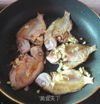 香煎鲷鱼的做法步骤:6