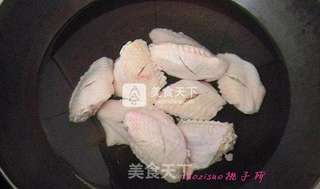 板栗烧鸡翅的做法步骤:3