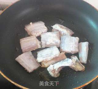 洋葱烧带鱼的做法步骤:4