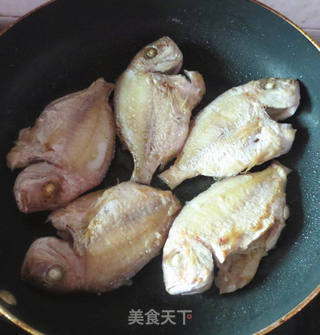 香煎鲷鱼的做法步骤:4