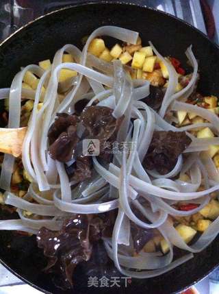 杂烩烧鸡腿^_^的做法步骤:5