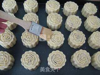 白豆沙蔓越莓广式月饼的做法步骤:20