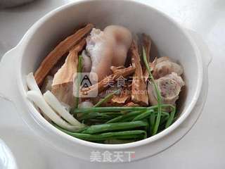 灵芝炖猪蹄的做法步骤:4