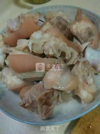美味美食的---老干妈烧猪脚的做法步骤:4