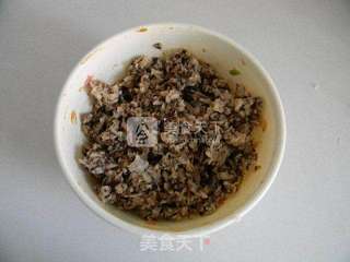 香菇肉馅蒸饺的做法步骤:5