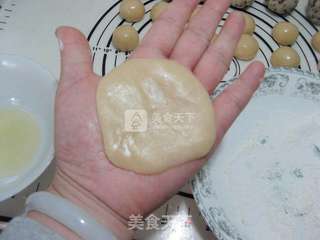 白豆沙蔓越莓广式月饼的做法步骤:12