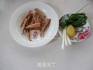 灵芝炖猪蹄的做法步骤:2