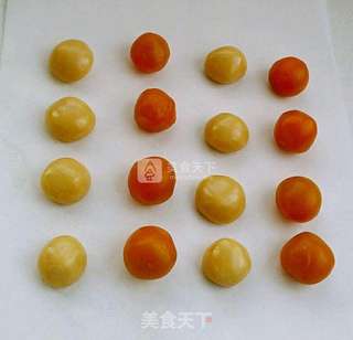 传统蛋黄莲蓉月饼(50克/个)的做法步骤:13