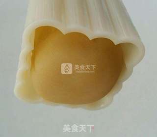传统蛋黄莲蓉月饼(50克/个)的做法步骤:16