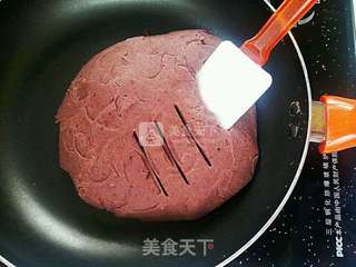 传统蛋黄莲蓉月饼(50克/个)的做法步骤:25