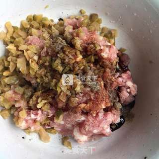 榨菜鲜肉月饼的做法步骤:7