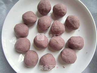 金鱼豆沙月饼的做法步骤:6