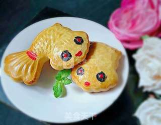 金鱼豆沙月饼的做法步骤:17