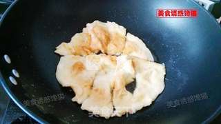 木耳胡萝卜黄瓜炒鸡蛋的做法步骤:2