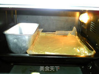 奶油抹茶戚风卷的做法步骤:15
