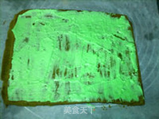 奶油抹茶戚风卷的做法步骤:20