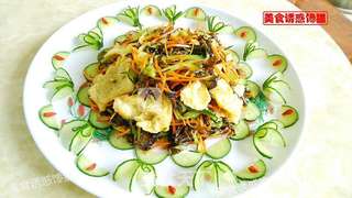 木耳胡萝卜黄瓜炒鸡蛋的做法步骤:7