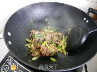 葱爆牛肉片的做法步骤:7