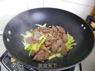葱爆牛肉片的做法步骤:6