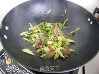 葱爆牛肉片的做法步骤:8