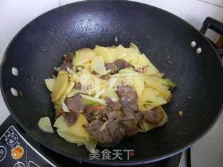 干煸土豆牛肉片的做法步骤:9