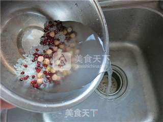 鹰嘴豆红枣粥的做法步骤:2