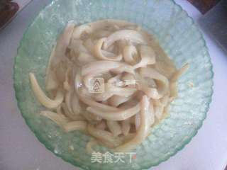 生滚鱿鱼汤的做法步骤:2