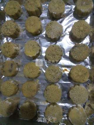 黑芝麻五仁月饼~50克的做法步骤:3