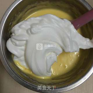 芒果炼奶蛋糕卷的做法步骤:6