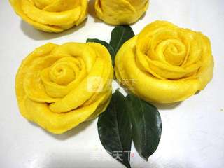 南瓜黄玫瑰花馒头的做法步骤:11
