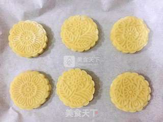 白豆沙月饼的做法步骤:18