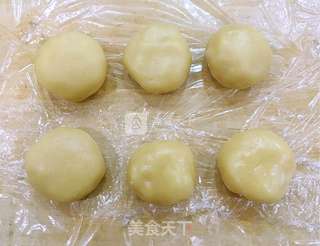 白豆沙月饼的做法步骤:16