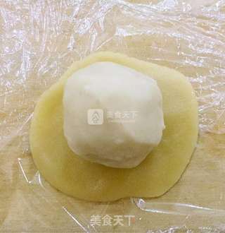 白豆沙月饼的做法步骤:15