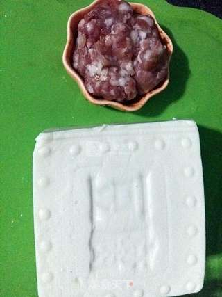 红烧肉末豆腐的做法步骤：1