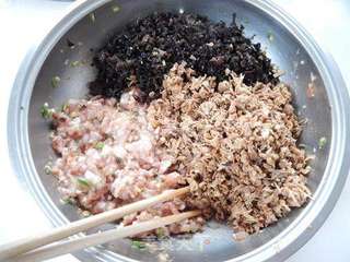 #笋干木耳鲜肉馄饨的做法图解4
