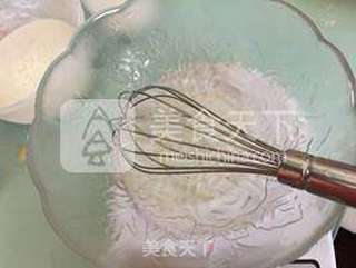 水果冰激凌玫瑰蛋糕的做法步骤：2