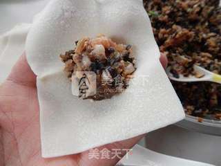 笋干木耳鲜肉馄饨的做法步骤:4