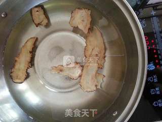 当归炖蛋——简易快捷的补血好方法的做法步骤：5